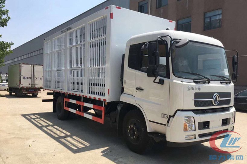 东风天锦6米8运猪车、畜禽运输车侧面图