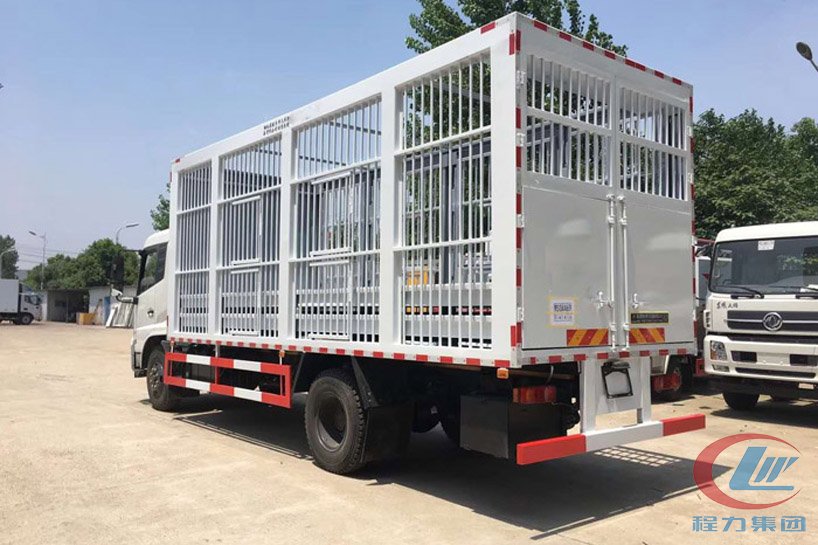 东风天锦6米8运猪车、畜禽运输车侧面图